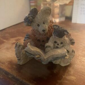 Boyds Bears & Friends,”Scaredy Cat" 1994 Collectible Home Decor Shelf Sitter