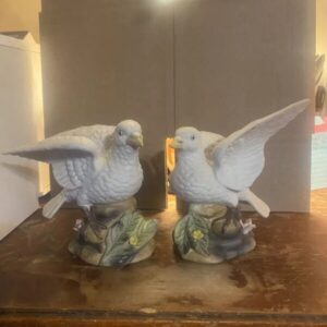 Turtle Dove Figurine Pair Set Of 2 Porcelain 5” Tall 5” Long White Wild Birds